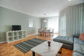 Spacious flat close to the American Embassy